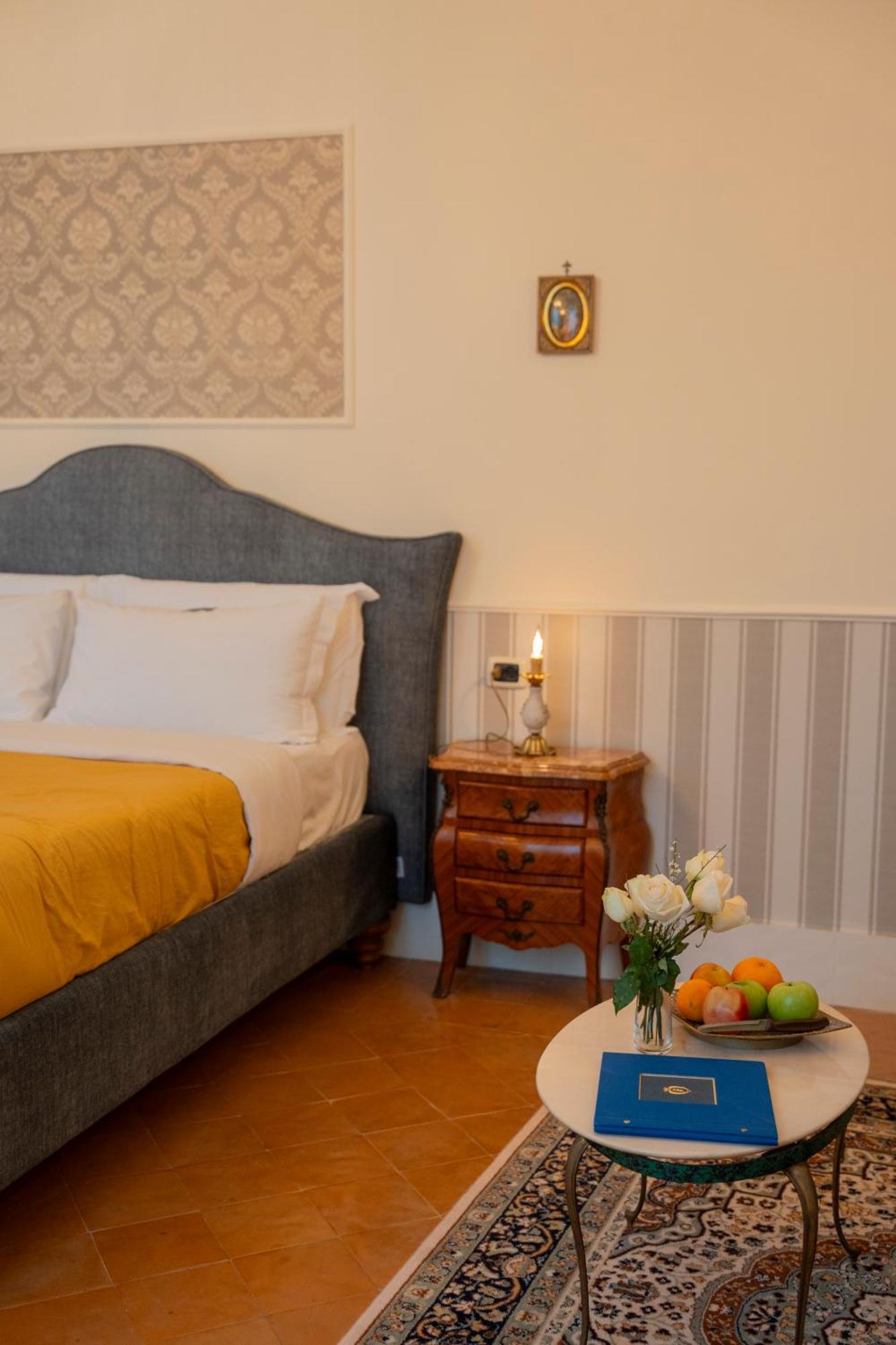Casa Santangelo Suites Salerno Exterior photo
